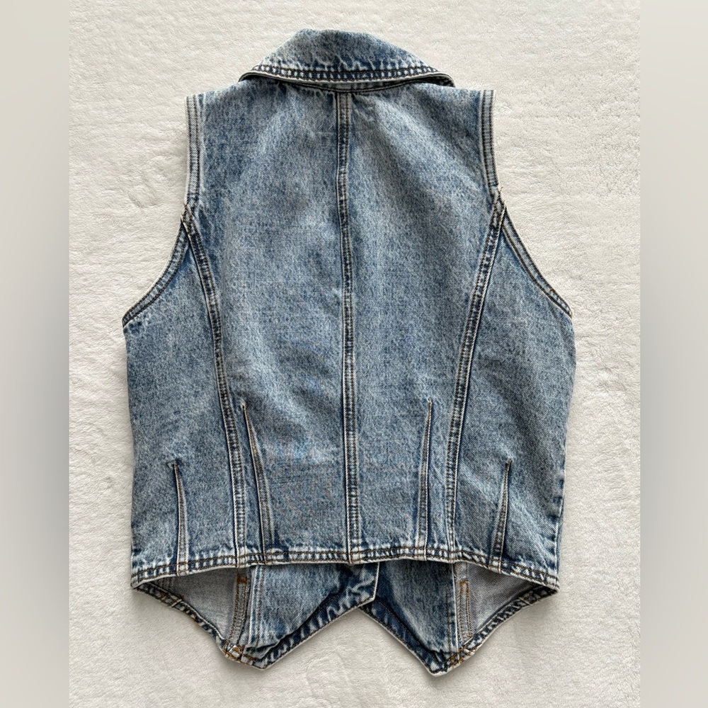 NWT - BLANK NYC Timeless Tailored Denim Vest - Size Medium - Picture 9 of 16